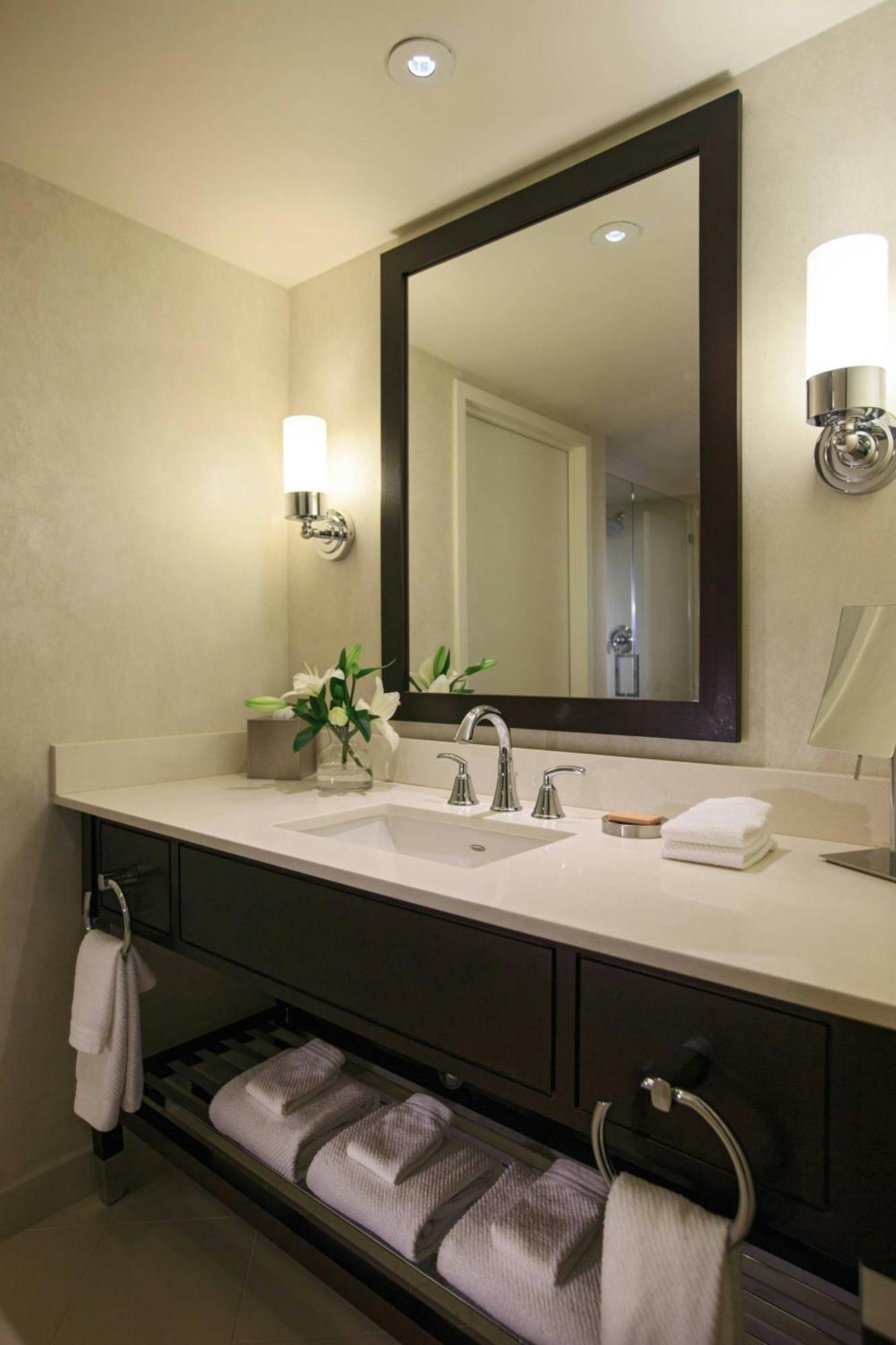 Renaissance Arlington Capital View Hotel Extérieur photo