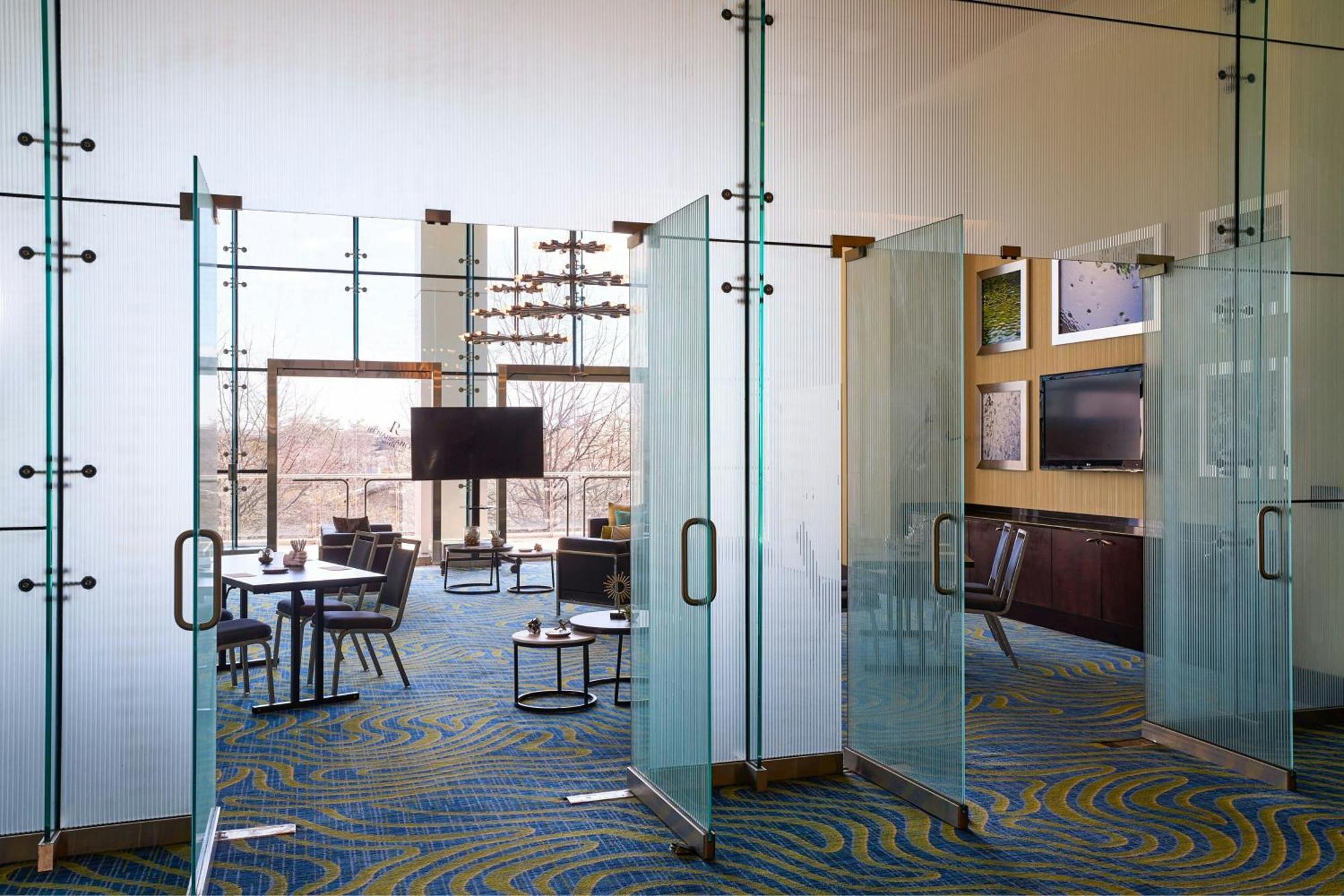 Renaissance Arlington Capital View Hotel Extérieur photo