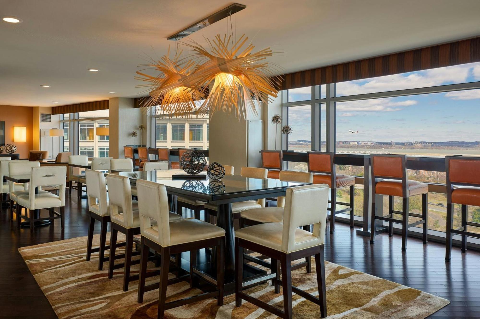 Renaissance Arlington Capital View Hotel Extérieur photo