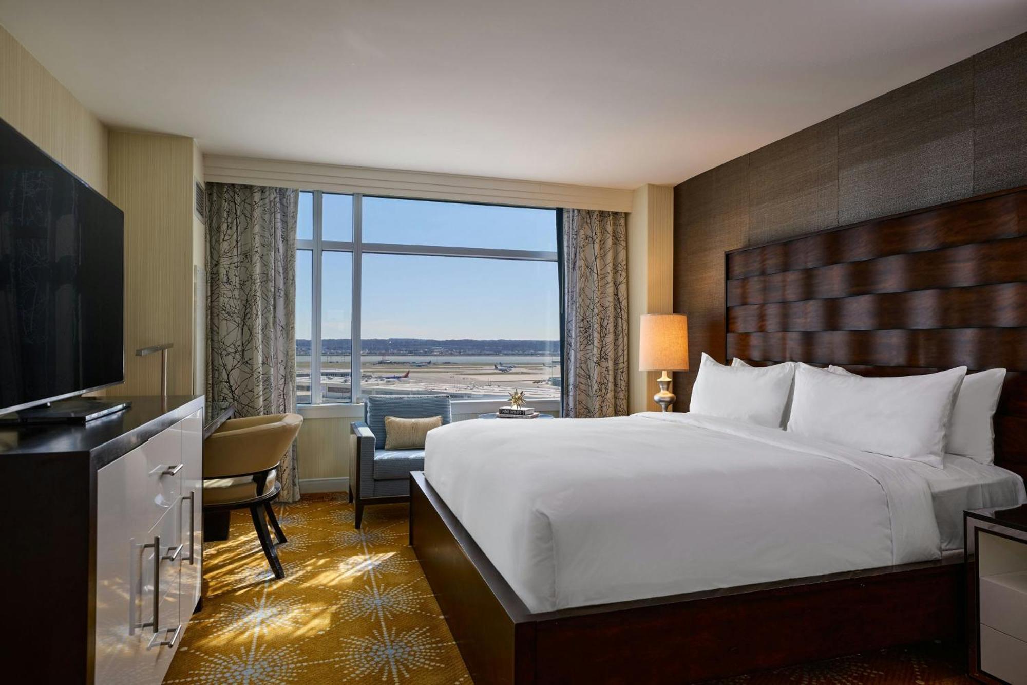 Renaissance Arlington Capital View Hotel Extérieur photo
