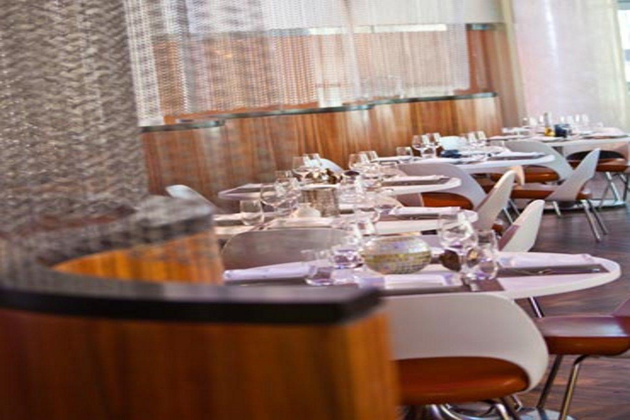 Renaissance Arlington Capital View Hotel Extérieur photo